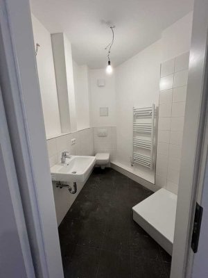 *** schöne Altbauwohnung für Singles oder Studenten ***