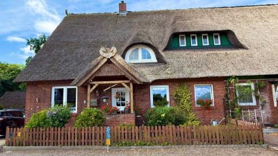 Urgemütliche sanierte Reetdach-Doppelhaushälfte im herrlichen Gudow