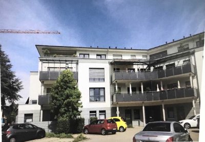 4-Zimmer-Wohnung mit Aufzug, TG-Stellplatz, Einbauküche und zwei Balkonen zum Verweilen