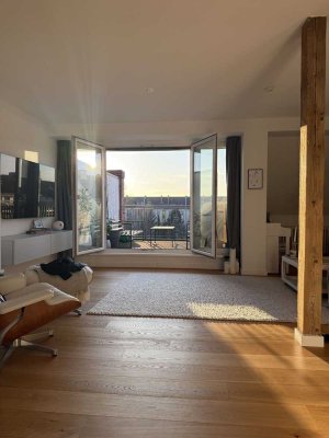 Exklusive Möbelierte 2,5-Raum-Dachgeschosswohnung