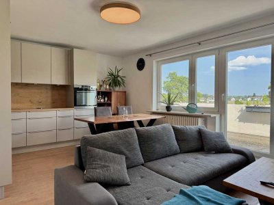 VON PRIVAT: Moderne Dachgeschosswohnung mit großer Terrasse in Karlsfeld
