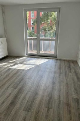 Mit Balkon und Dusche!