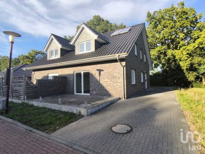 Moderne Doppelhaushälfte in begehrter Lage von Apen-Augustfehn – sofort bezugsfertig!