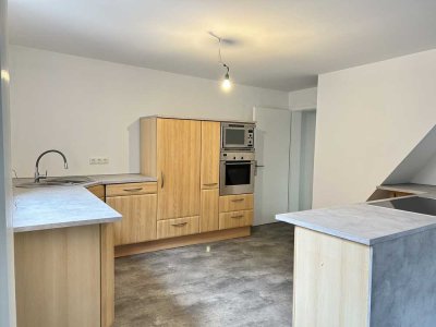 Altstadtflair trifft Wohlfühlatmosphäre – Charmante Maisonettewohnung im Herzen von Gelnhausen
