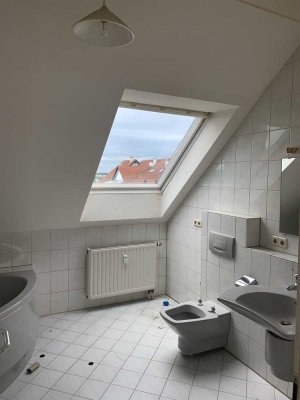 Schöne und gepflegte 4-Raum-Maisonette-Wohnung mit Balkon in Oberderdingen
