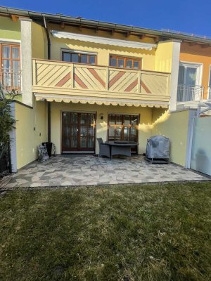 Teilmöbliertes Reihenhaus mit Küche in ruhigem Neubaugebiet in Königsbrunn