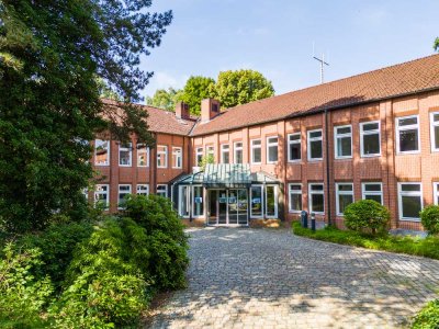 Umwandlung zum Wohnhaus genehmigt: Hohe Bauqualität in zentraler Lage!