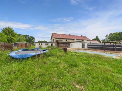 VIEL RAUM FÜR FAMILIE – DRINNEN WIE DRAUSSEN+POOL+EINLIEGER WOHNUNG