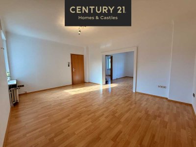 Große lichtdurchflutete Eigentumswohnung auf ca. 138 m² mit Balkon und zwei Bädern