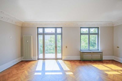 Pariser Flair auf 150 qm 4-Zi-Altbau-Whg mit 2 Balkonen und Spree-Nähe