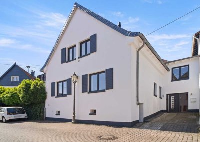 Einziehen und wohlfühlen – stilvoll saniertes Einfamilienhaus mit Garten & Dachterrasse
