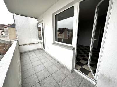 Große 4-Zimmer-Wohnung ca. 130 m²   Fußgängerzone Gelsenkirchen 
 Stellplatz vorhanden