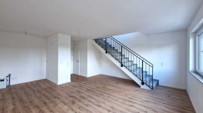 Exklusive 4 Zimmer Maisonette Wohnung - zentrale Lage, Dachterrasse - ab sofort