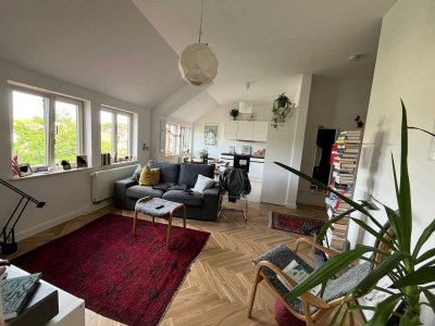Großzügige Maisonettewohnung in frisch renoviertem Altbau – frei ab 1. August