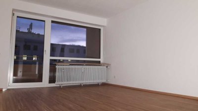 Stilvolle, vollst. renovierte 1-Raum-Wohnung mit geh. Innenausstattung mit EBK