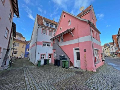 Zwei Doppelhaushälften mit 7 Wohneinheiten – Kernsaniert, Vollvermietet, Renditestark!