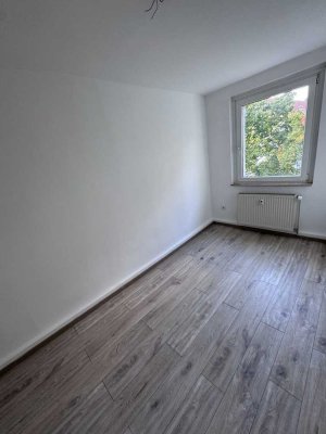 Moderne 4-Raum-Wohnung mit Balkon in Bitterfeld-Wolfen