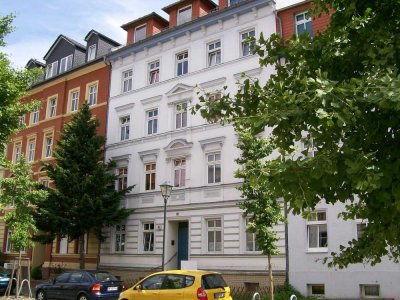 2,5-Zi-WHG mit Balkon + EBK, in Bahnhofsnähe
