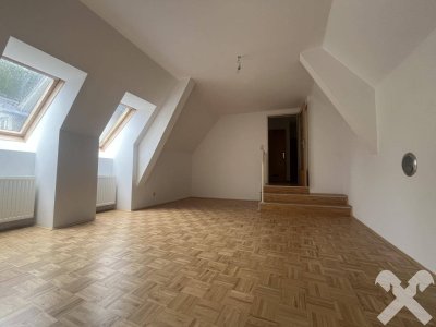 Gemütliche 2-Zimmer-Dachgeschosswohnung mit Gartenmitbenutzung in ruhiger Waldrandlage