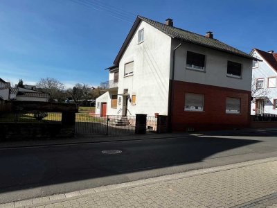 Ihr neues Zuhause: 1-2 FH mit großem Grundstück