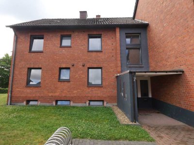 Schicke  4-Zimmer Whg. im 1. OG (mit Balkon und EBK)