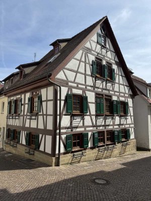 Fachwerkhaus mit Büro im EG mitten in der Stadt