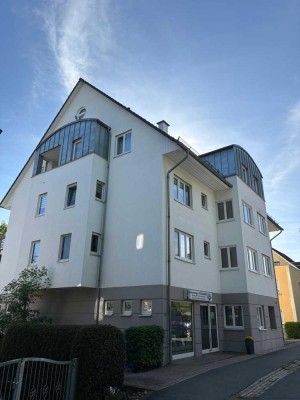 Lebensqualität pur: Komfortable 3,5-Zimmer-Wohnung mit Loggia & Außenstellplatz