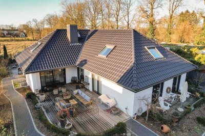 Für die Sonne erbaut... Exklusiver Grundbesitz in Ammersbek mit Blick auf die Pferdekoppel