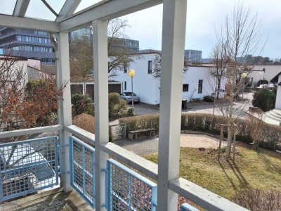 Exklusive, gepflegte 2-Zimmer-Wohnung mit Balkon und EBK in Nürnberg