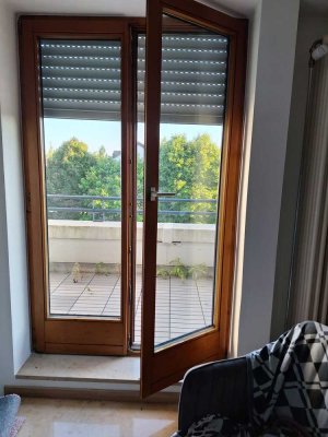 Freundliche, teilmöblierte 1-Zimmer-Wohnung mit Einbauküche und Balkon in 86179, Augsburg