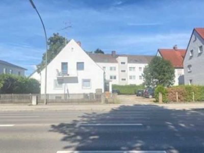 Sanierte 3-Zi-EG-Wohnung in 2-Familienhaus in Augsburg