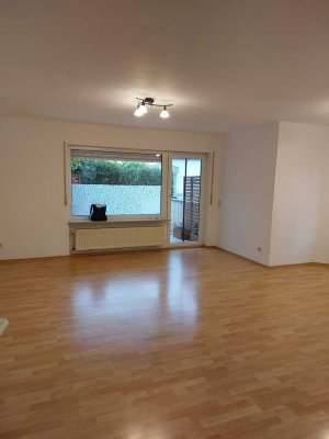 2 Zimmer Wohnung EG. Frauenweiler mit Terrasse  und klein Gartenen