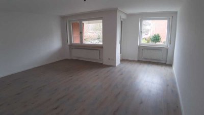 Modernisierte 3-Zimmer Wohnung, Einbauküche, gehobene Ausstattung mit Balkon und Tiefgaragenplatz