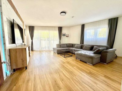 Jüchen: Stilvolle 4-Zimmer-Wohnung - modernisiert, lichtdurchflutet & mit Stellplatz