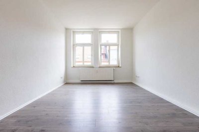 **ERSTBEZUG NACH SANIERUNG. Attraktive 2,5-Zimmer Wohnung mit Blick ins Grüne.**