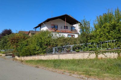 EFH – ggf. mit ELW – mit tollem Grundstück in naturnaher Lage und unverbaubarer Aussicht!