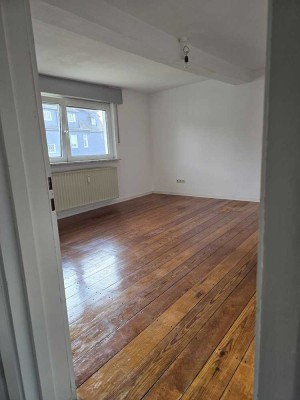 Geräumige 6-Zimmer Wohnung mit Garten in Klosterkumbd