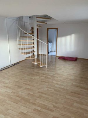3-Zimmer Maisonette-Wohnung mit 2 Balkonen in Ditzingen