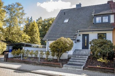 Moderne Doppelhaushälfte mit tollem Grundstück