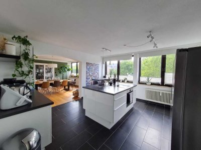 Geschmackvolle Wohnung 3 ZKB WC + 2 Garagen - INNENSTADT - Palastgarten