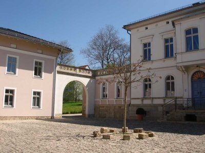 Wohnen im Grünen Wohnung Parterre 4 Raum linker Neubau an Villa + Terrasse + Küche