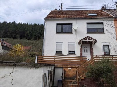 Einfamilienhaus mit großem Grundstück