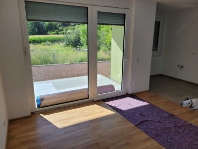 Schöne neuwertige 2.0 Zi. Wohnung bevorzugt an Tierfreunde