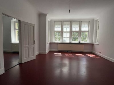 IHRE TRAUMIMMOBILIE STEHT HIER! Stilvoll - Großzügig - Zentral - einzigartige 4-R-WHG mit Balkon!