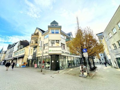 Großzügige 3,5-Zimmer-Dachgeschosswohnung mit Balkon, zwei Bädern und Ausbaupotenzial im Dachboden