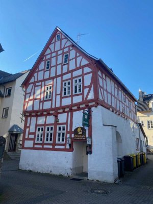 Die eigene Oldiekiste im historischen Stadtkern von Diez