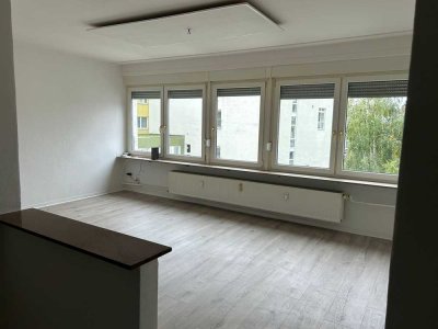 Geräumige und helle 3 ZKB Wohnung NK-Innenstadt