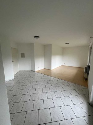 *von privat* gemütliche 1-Zimmer- Whg. mit EBK, Terrasse und Blick ins Grüne