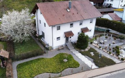 IMA-Immobilien bietet eine Doppelhaushälfte in Dörlinbach mit 5 Zimmern