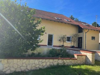 Teilrenoviertes freistehendes 1-2 Familienhaus in ländlicher Gegend- Nahe der französischen Grenze-